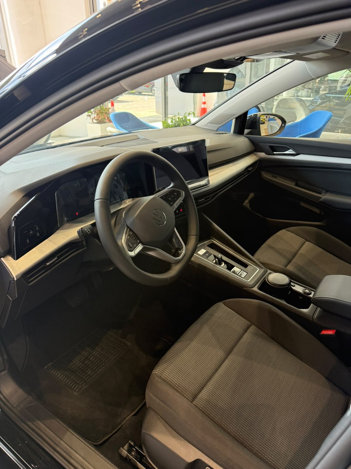 Poste de conduite et écran de la Volkswagen Golf