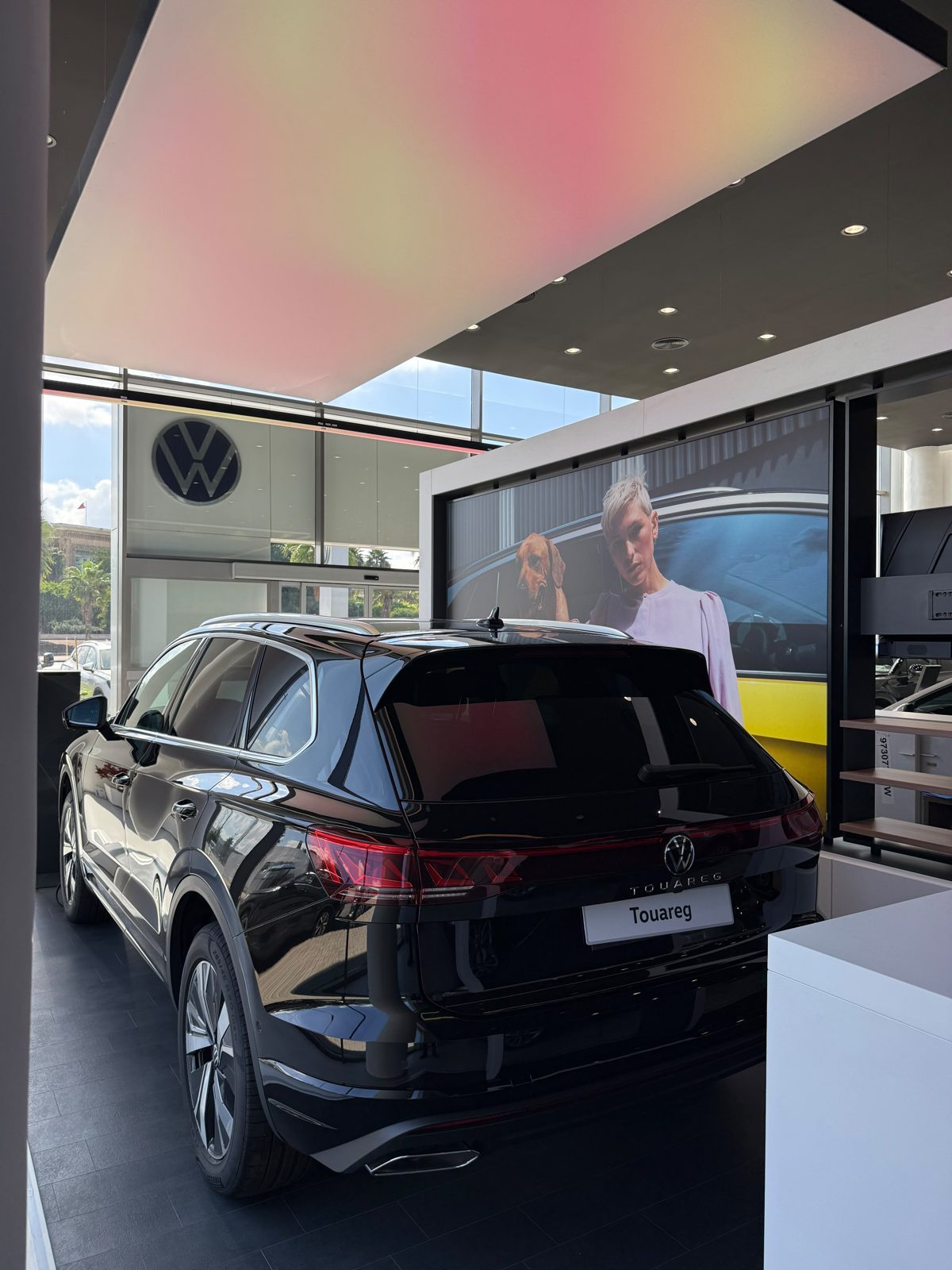 Volkswagen Touareg noir, feux arrière